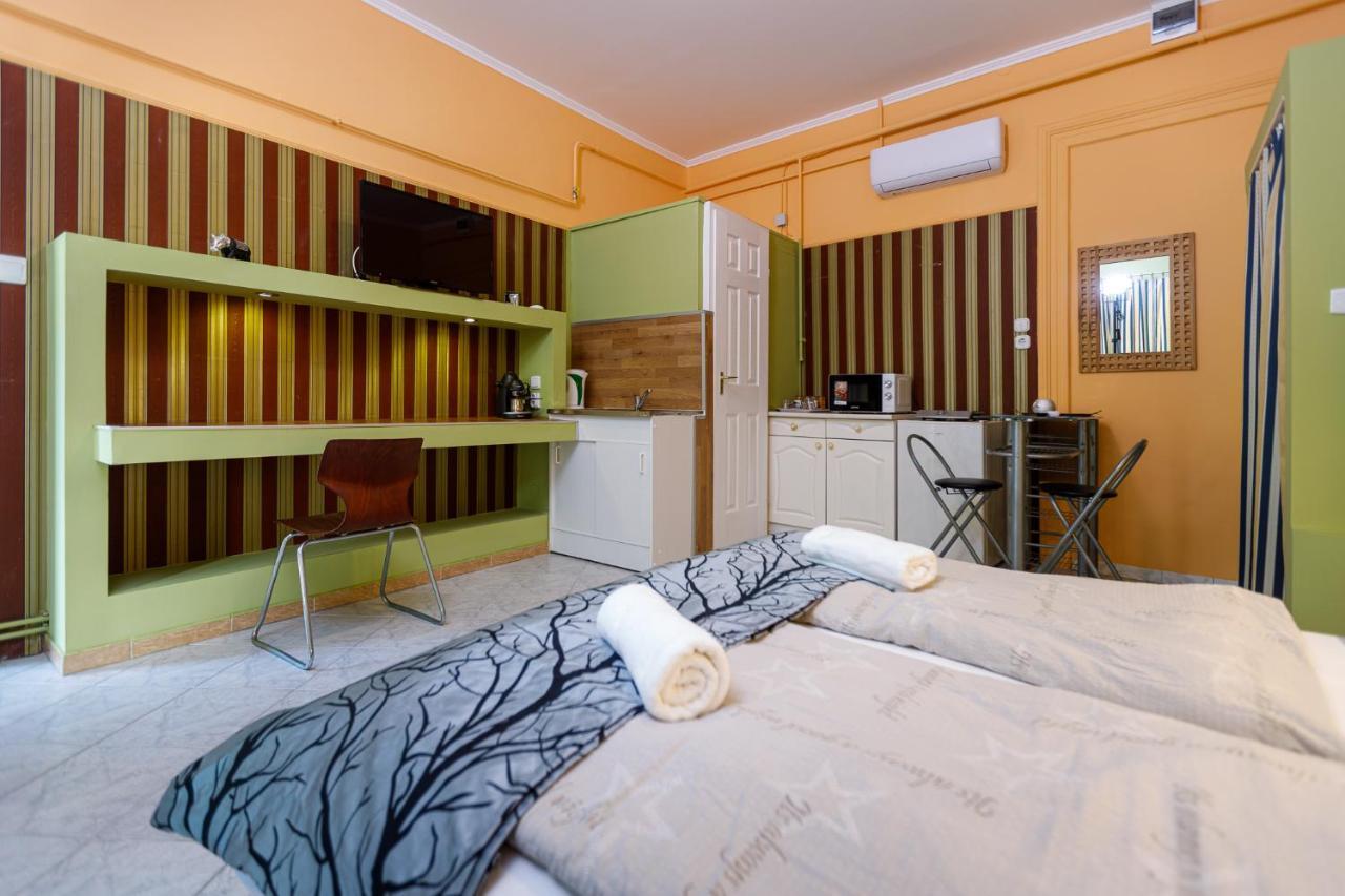Central Apartman Gyula Exterior photo