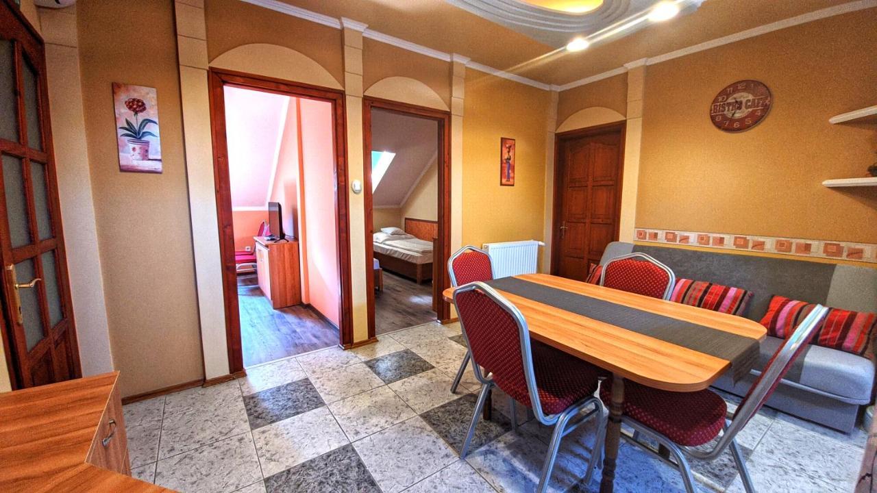 Central Apartman Gyula Exterior photo