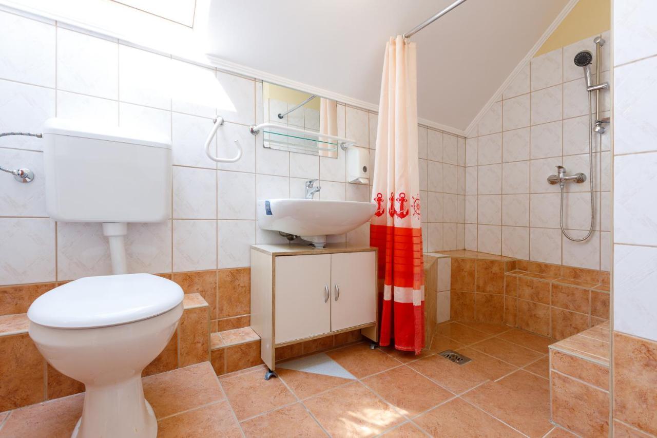 Central Apartman Gyula Exterior photo