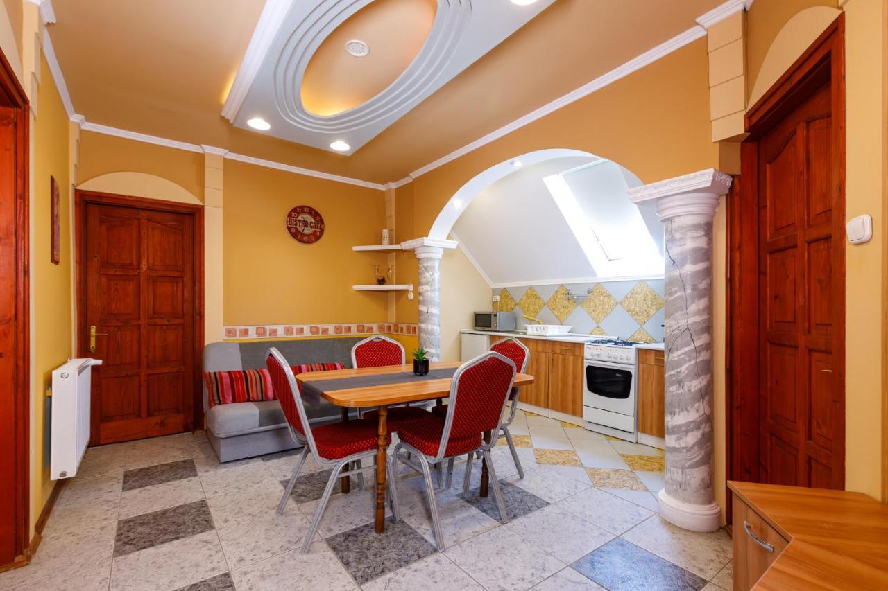 Central Apartman Gyula Exterior photo