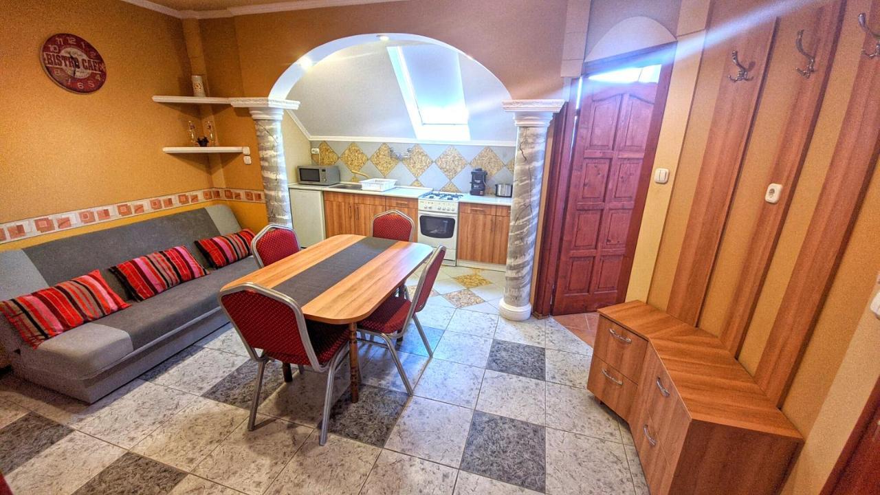 Central Apartman Gyula Exterior photo