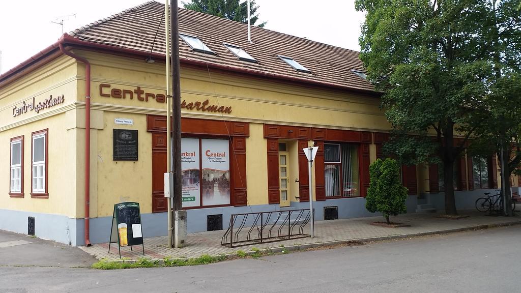 Central Apartman Gyula Exterior photo